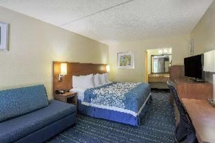 Days Inn by Wyndham Newark Wilmington - 9