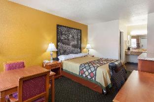 Super 8 by Wyndham Bakersfield South CA - Bakersfield - 7