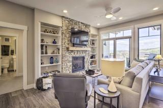 Winter Park Condo with Fireplace - 4 Mi to Slopes! - 6