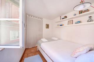 Light Filled Apartment near Chiado, By TimeCooler - Lisbona - 1
