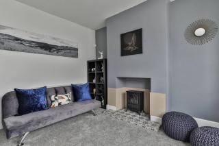 Refurbished Plush Property Great Transport Links - 8