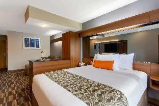 Microtel Inn & Suites by Wyndham Philadelphia Airport - Philadelphia - 5