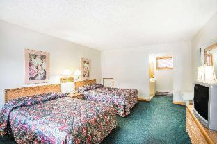 Travelodge by Wyndham Lake George NY - Lake George - 1
