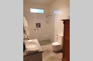 The Bower@ Kings Cottage - Uralla - 2