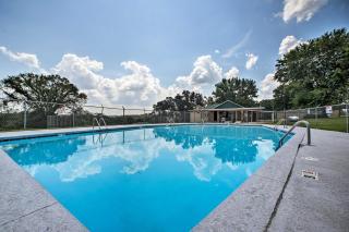 Picturesque Log Cabin Less Than 1 Mile to Table Rock Lake! - Golden - 8