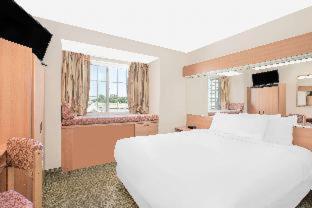 Microtel Inn & Suites by Wyndham Colfax - Colfax - 4