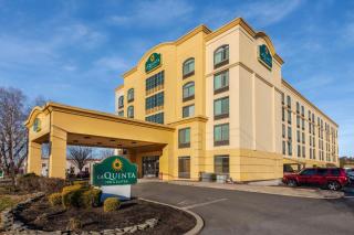 La Quinta by Wyndham Garden City - 4