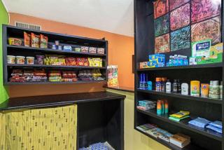 La Quinta by Wyndham Salina - 5