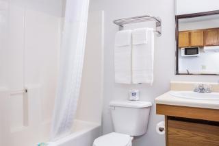 WoodSpring Suites Houston La Porte - La Porte - 4