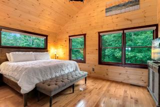 Hot Tub and Mtn Views! Creekside Mineral Bluff Cabin - 1