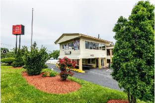 Red Carpet Inn - Stamford - Stamford - 1