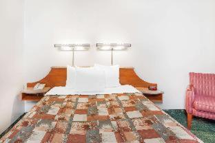 Motel 6 Barstow, CA I15 and Lenwood Road - Barstow - 6