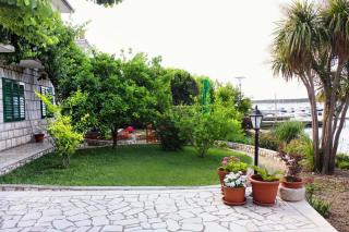 Apartments by the sea Barbat, Rab - 18462 - 2