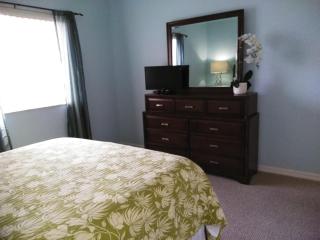 Charming Kendall Home - 4