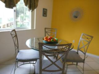 Charming Kendall Home - 8