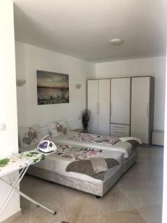 Flores Garden Apartment M - 4