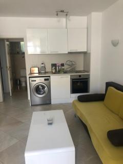 Flores Garden Apartment M - 3