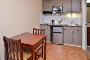 Americas Best Value Inn & Suites St Clairsville Wheeling - Saint Clairsville - 8