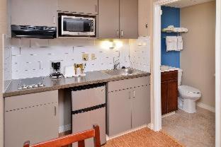 Americas Best Value Inn & Suites St Clairsville Wheeling - Saint Clairsville - 7