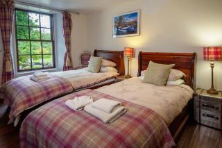 The Falls Of Dochart Inn - 2