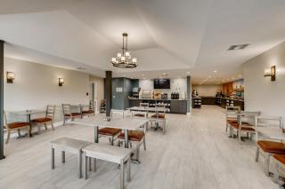 Orangewood Inn and Suites Midtown - 3