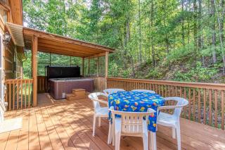 Amazing Grace-Cozy Cabin Retreat in the Smokies - 3