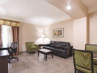 La Quinta Inn & Suites by Wyndham Pharr RGV Medical Center - 3