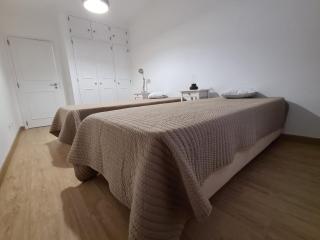 Central and New Fancy 2 Bedroom Apart.w/ 2 Wc - 5