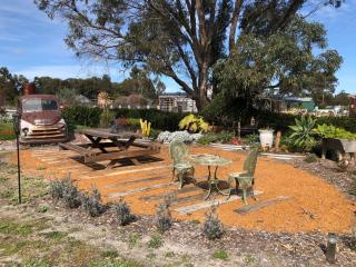 Nutcrackers Lodge - 3