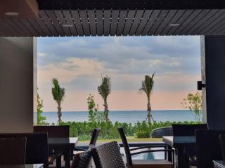 Escape Beach Condo Family Room - 3