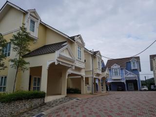 Relax @ Bukit Gambang Resort City - Kuantan - 0