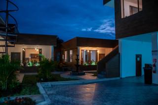 Toucan Platinum Suites Aparthotel - Mindo - 0