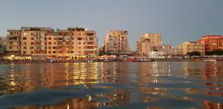 Seaview Apartments Right at The Beach - Durazzo - 0