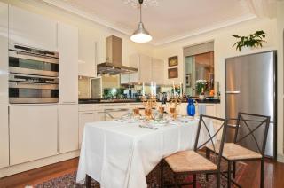 Luxury, Calm and Elegance in the heart of Champs-Elysées with a bottle of Champagne upon your arrival !!! - Parijs - 4