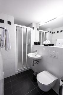 VILLA MURALTO Boutique Hotel Rooms and Garden - Locarno - 6