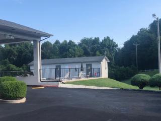 Travelodge by Wyndham Clarksville - Clarksville - 4