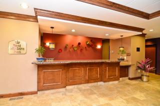 Best Western Plus Carousel Inn & Suites Burlington - 1