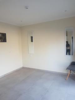 Sharon's House: Modern Self-Catering rooms - 8