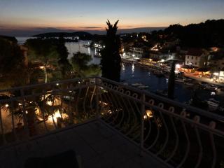 Apartment in Maslinica 70m from the sea - Maslinica - 8