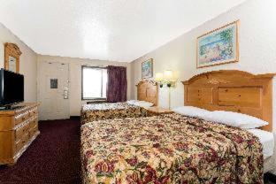 Super 8 by Wyndham Evanston - Evanston - 1