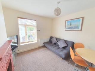 Bassett Flat with 2 Bedrooms and Superfast Wi-Fi - Sittingbourne - 2
