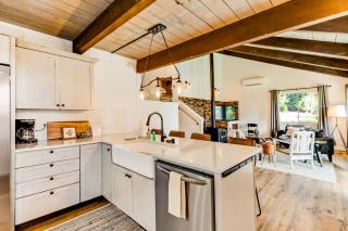 Tall Cedars Cabin By The Water - 7