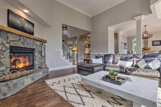 Spacious Elk Mountain Sanctuary with Deck and Views! - Asheville - 8