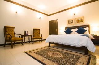 Crosswinds Guest House - 1