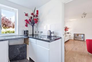 2 Bed Flat, Dedicated workspace, Parking, 4KTV - Londra - 3