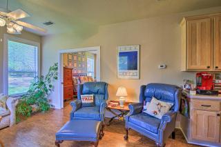 Cozy Texas Retreat with Patio, Grill and Fire Pit! - 7