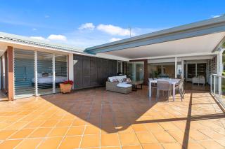 Seascape Renovated Ocean Views Sunshine Beach - 1