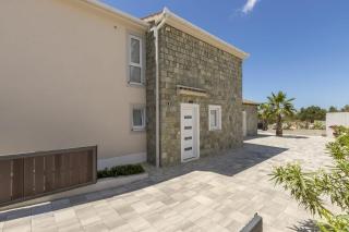 HILLSIDE villa with sea view and pool - Jarebinjak - 1