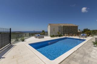 HILLSIDE villa with sea view and pool - Jarebinjak - 2