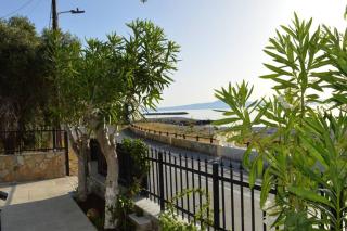 Melenia's Sea Front House - 8